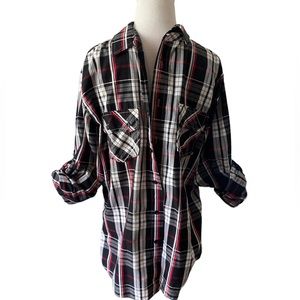 Airwalk long sleeve button up shirt Sz L. Unisex
